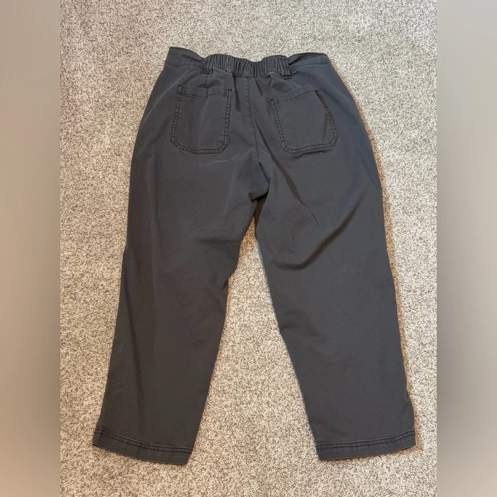 Petite Old Navy Dress Pant - Picture 2 of 3